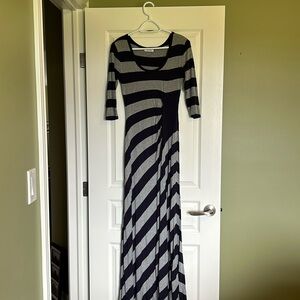 Size 6 Calvin Klein maxi dress, three quarter length sleeves.